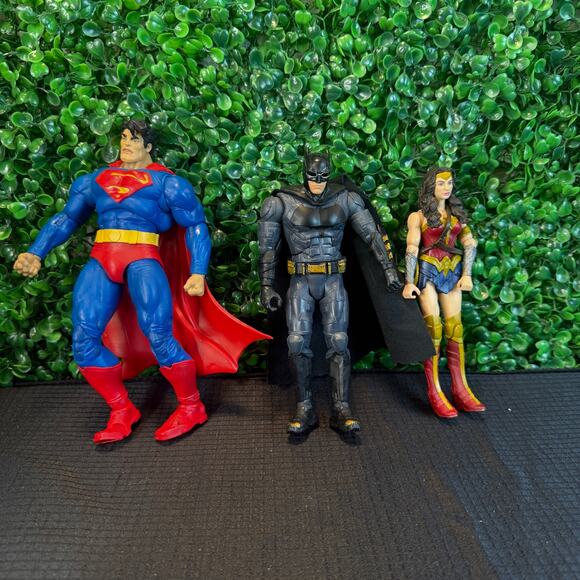 DC Multiverse Action Figure Toy Bundle Superman Batman Wonder Woman Kids Gift - Picture 1 of 7